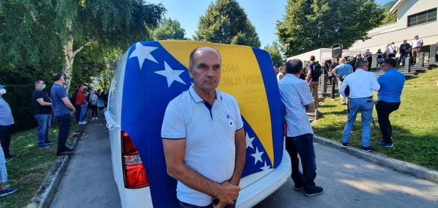 Vozač tužne kolone do Srebrenice: Svake godine vozim tabute i svake godine mi je sve teže