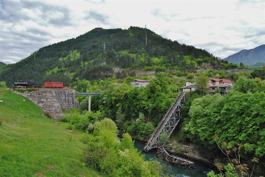 Srušeni most na Neretvi - Avaz