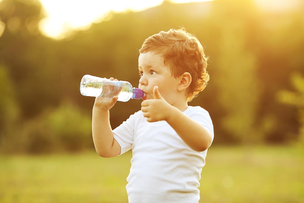 Dijete ukoliko unosi dovoljno vode smirenije je i opuštenije - Avaz