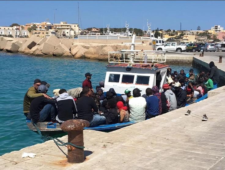 Za dva dana na Lampeduzu stiglo 1.000 migranata