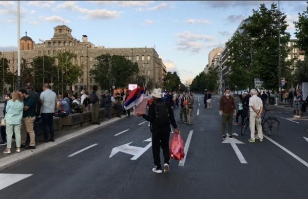 U Beogradu se okupila manja grupa građana - Avaz