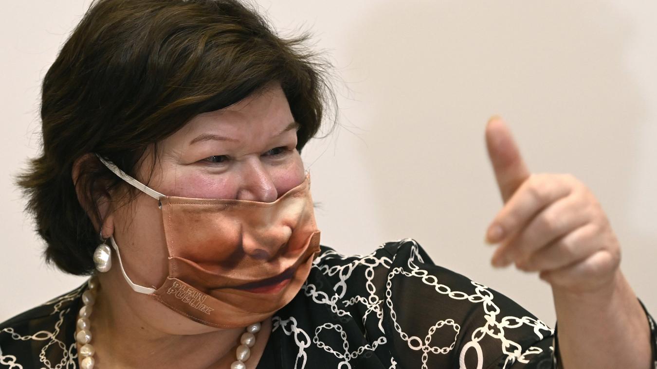 Belgijska ministrica zdravstva zbog neobične maske postala hit na Twitteru
