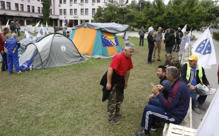 Udruženje demobilisanih boraca – veterana ARBiH Kamp boraca: Ako treba na ulice - Avaz