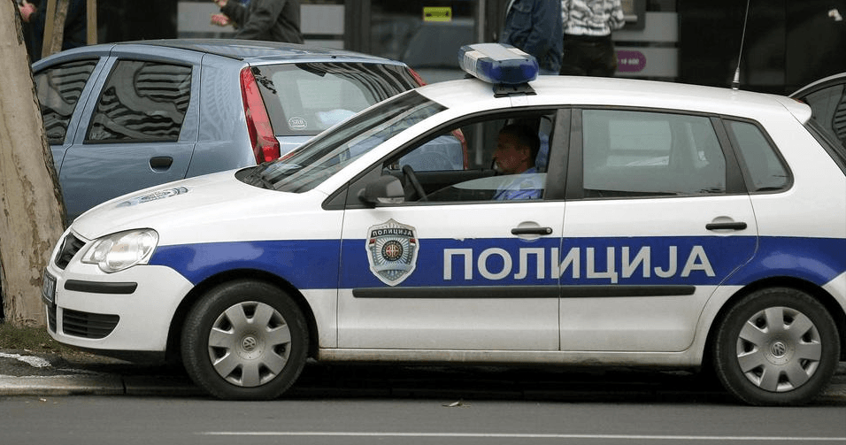 Policajca napala trojica muškaraca - Avaz