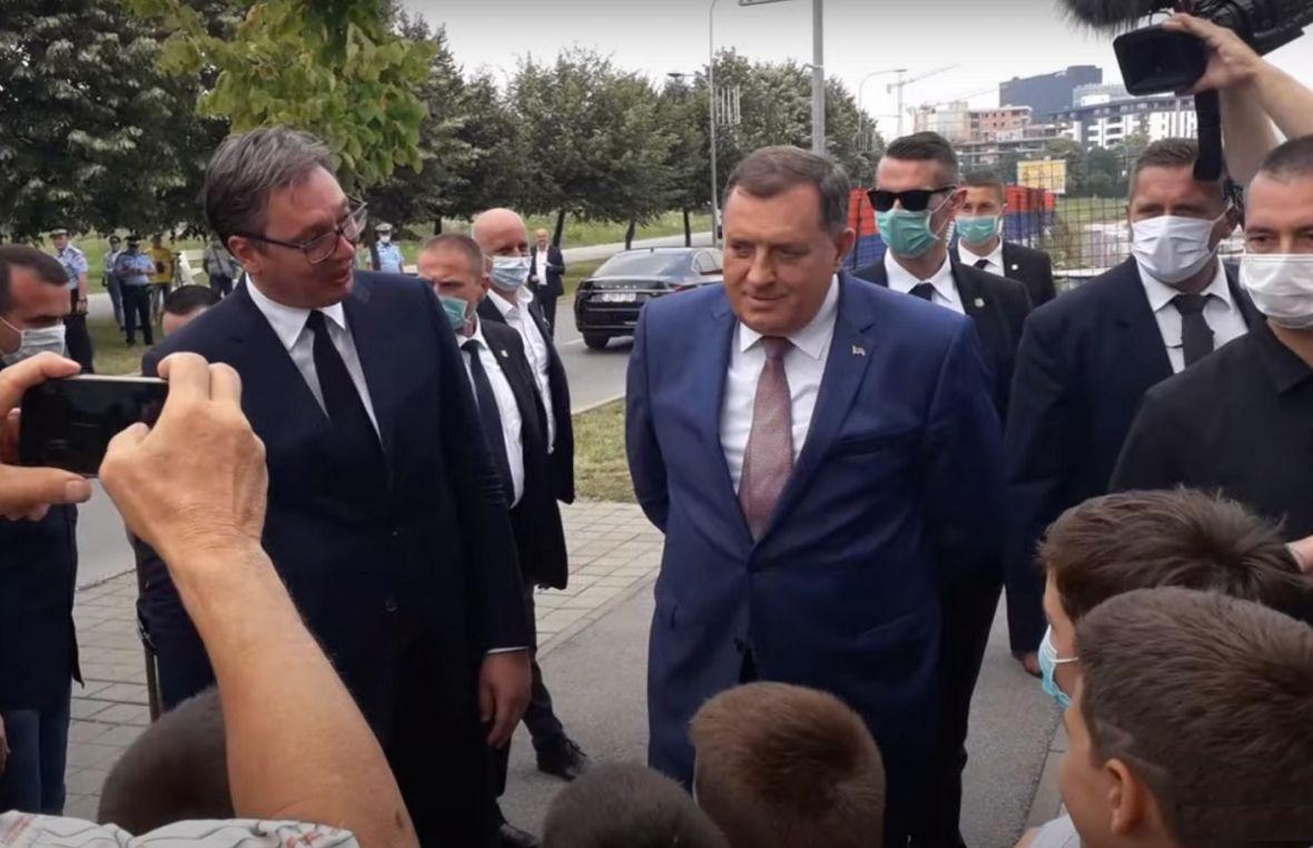 Milorad Dodik i Aleksandar Vučić se družili s mališanima - Avaz