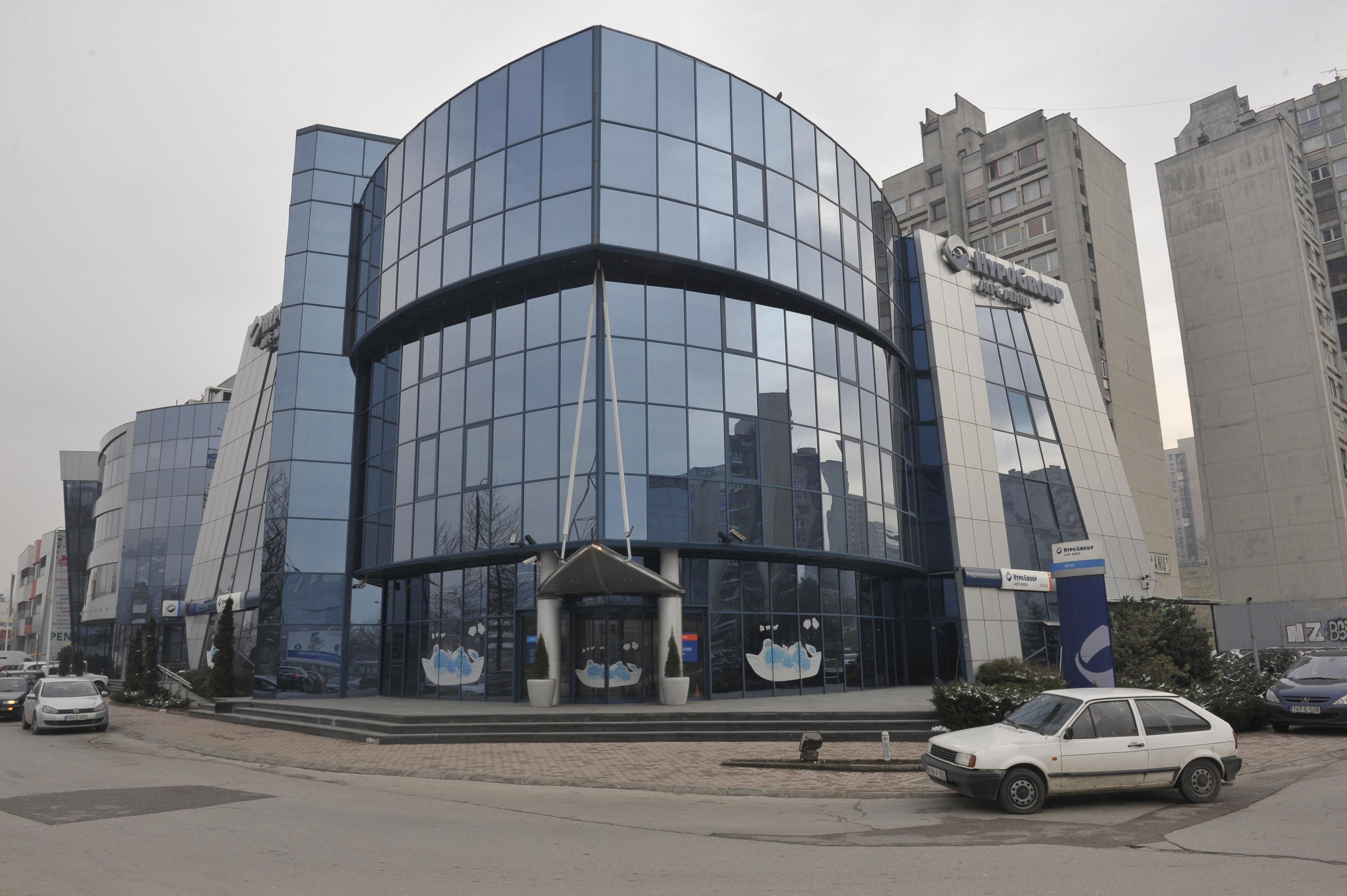 Sadašnja zgrada „Hypo banke“ na Alipašinom Polju, 2000.-2002. - Avaz