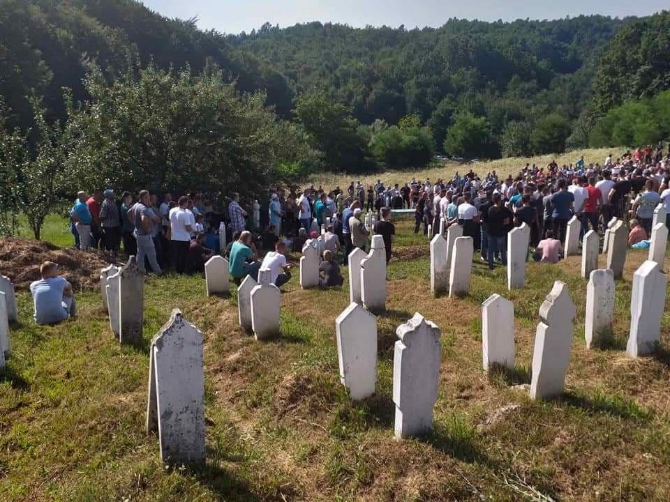 Klanjana dženaza na mezarju "Buljubašići" - Avaz