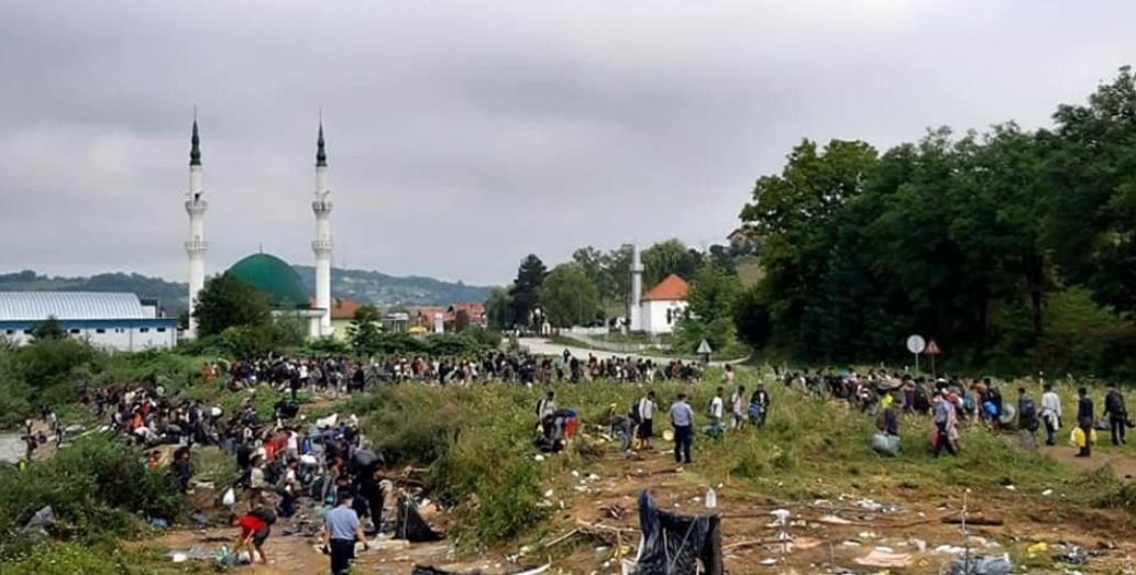 Sizifov posao: Komunalci opet uklonili šatorsko naselje migranata