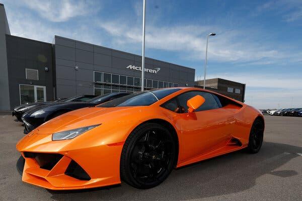 Za Lamborghini Huracan dao 318.497 dolara - Avaz
