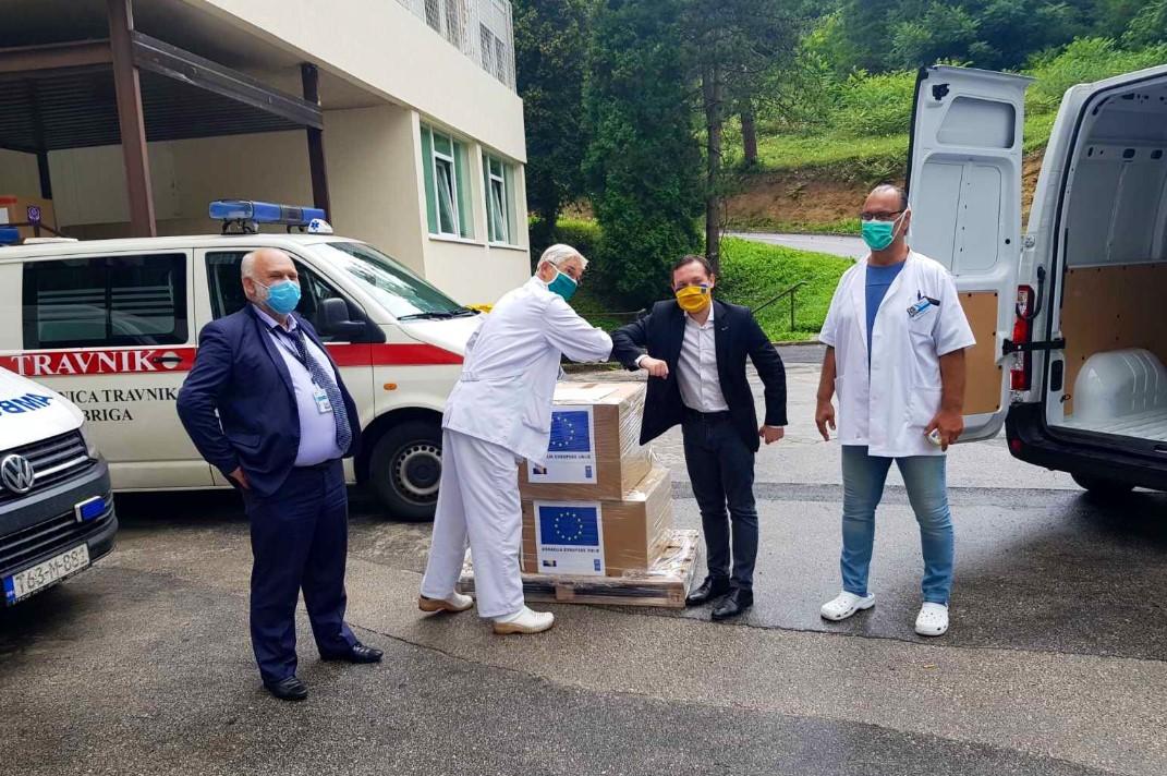 Delegacija EU uručila respiratore bolnicama u Travniku i Novoj Biloj