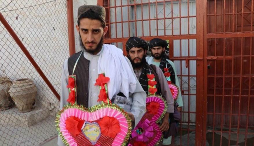 Afganistan pustio na slobodu 400 talibanskih zarobljenika