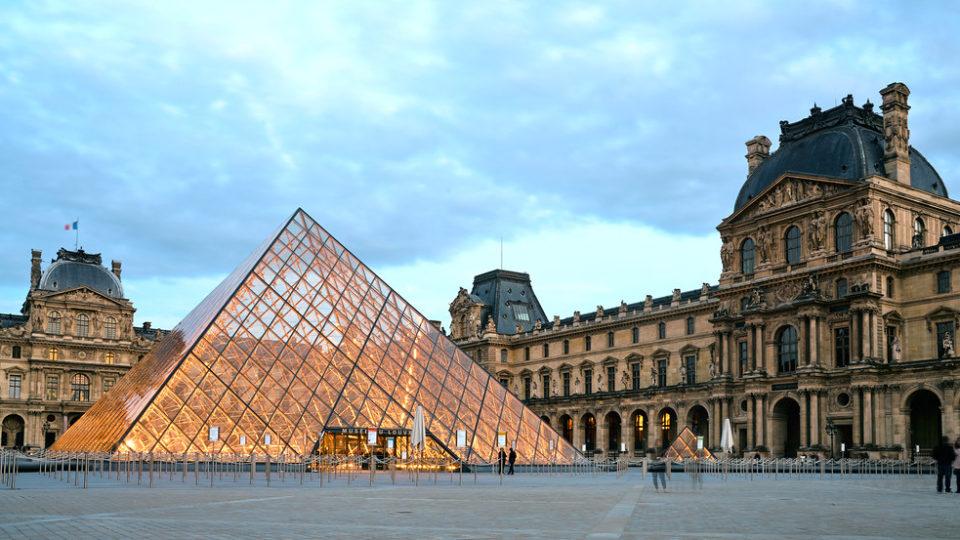 Na današnji dan otvoren muzej Luvr u Parizu: Pođite u virtuelnu turu jednim od najvećih svjetskih muzeja
