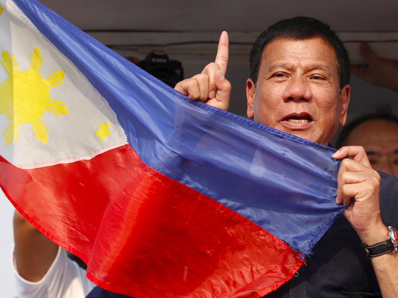 Duterte želi prvi da primi rusku vakcinu na Filipinima