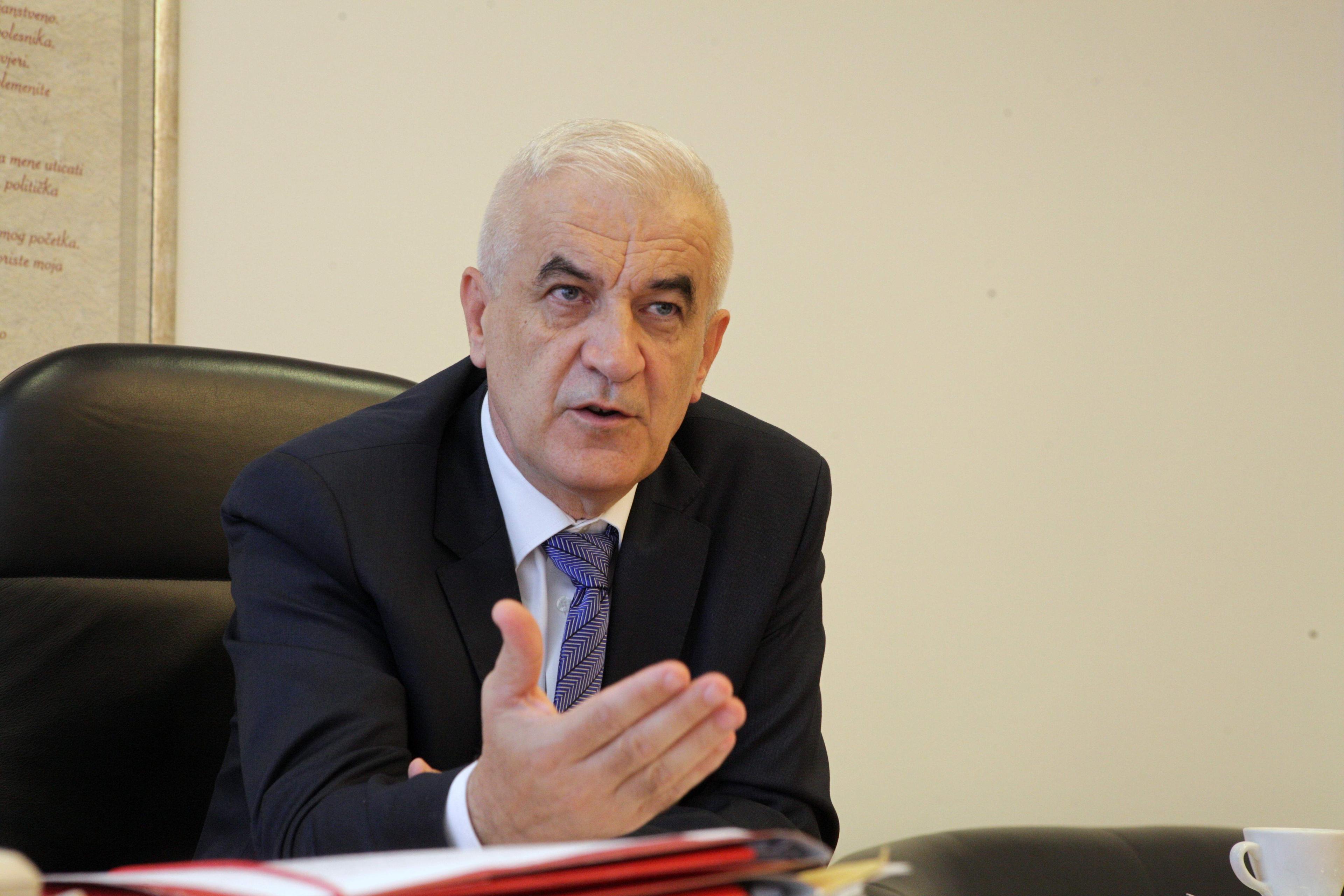 Federalni ministar zdravstva Vjekoslav Mandić - Avaz