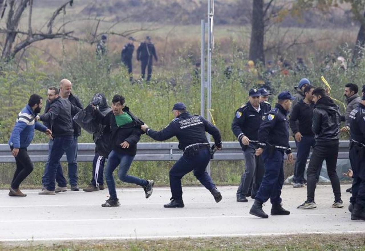 Migranti pokušali ući u BiH - Avaz