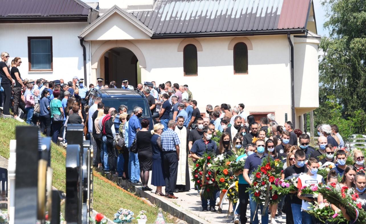 Tuga na Palama: Obavljena sahrana bračnom paru Hršum, koji su stradali u stravičnoj nesreći
