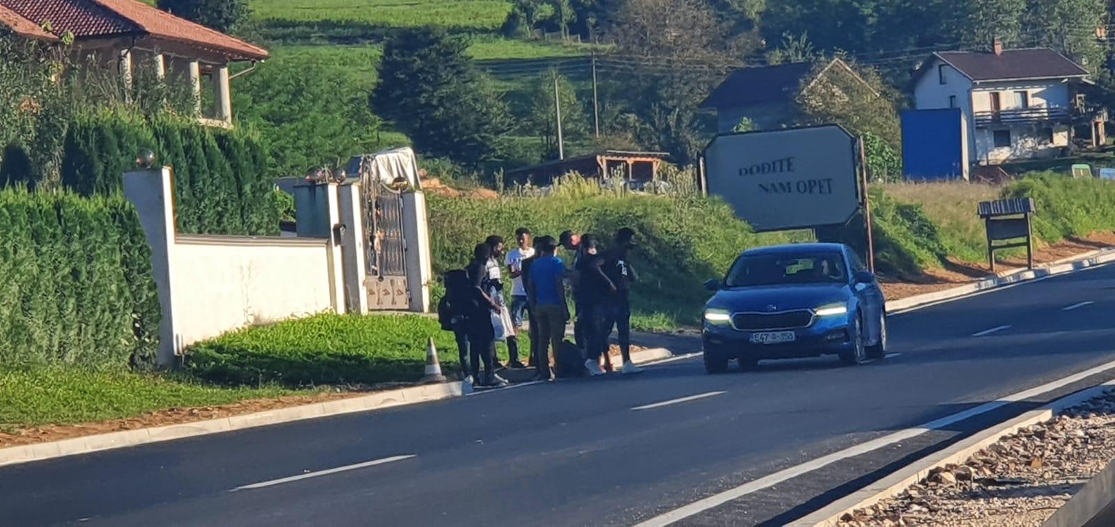 Uprkos mjerama USK: Autobus iz Sarajeva dovezao 30 migranata u Krajinu