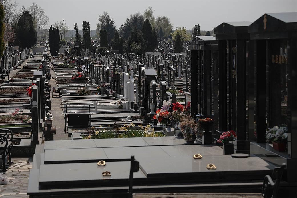 Nesvakidašnji slučaj na groblju - Avaz