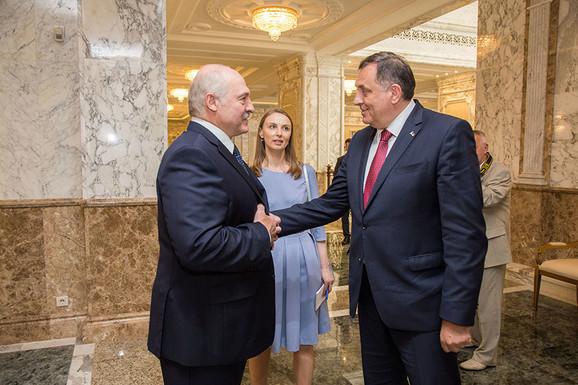 Aleksandar Lukašenko i Milora Dodik - Avaz