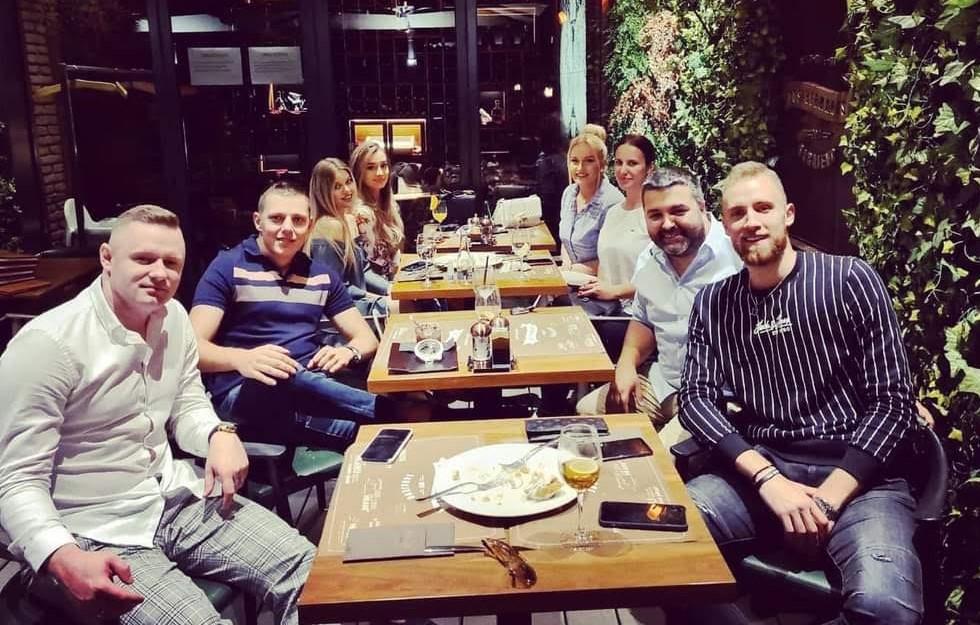 Džanan Musa stigao u Sarajevo: S bratom i prijateljima uživao u jednom restoranu
