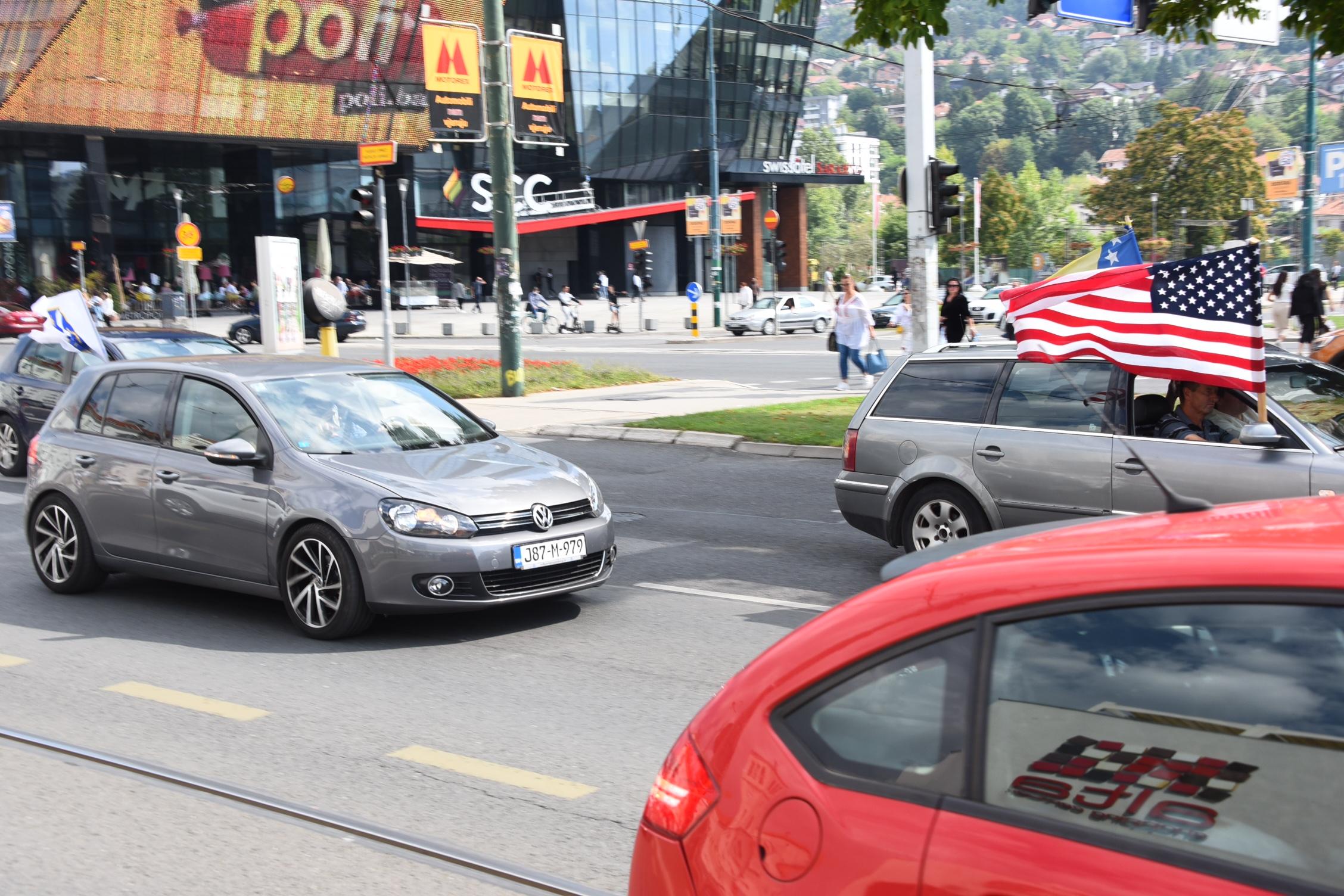 Krenula protestna vožnja u znak podrške Bošnjacima Crne Gore - Avaz