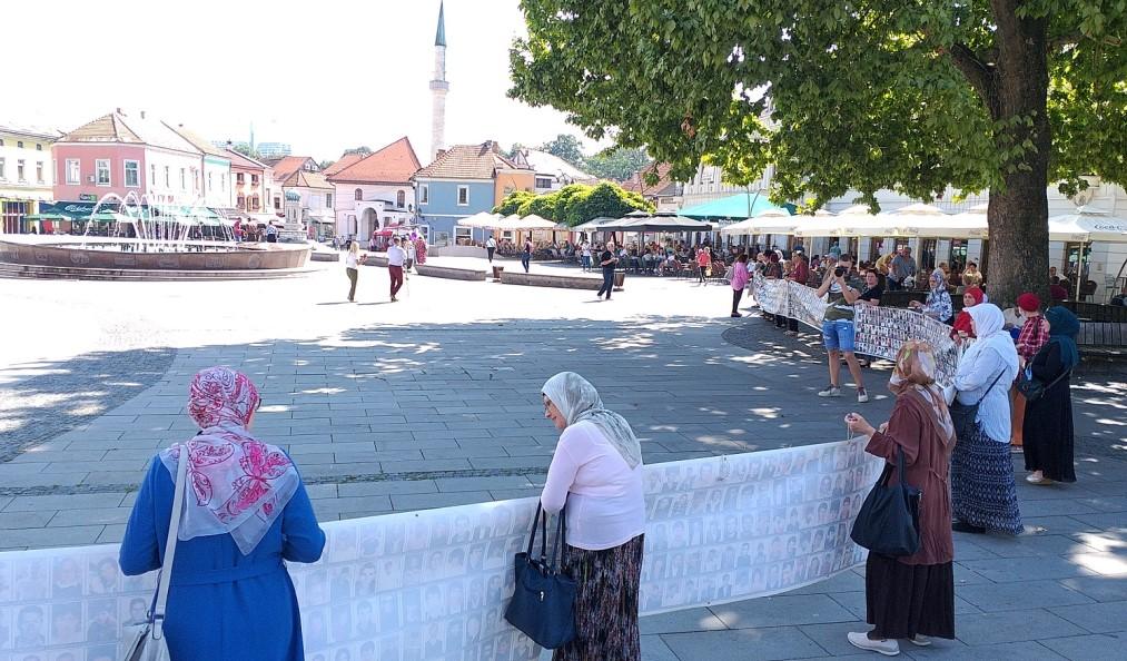 Mirno okupljanje majki iz Srebrenice - Avaz