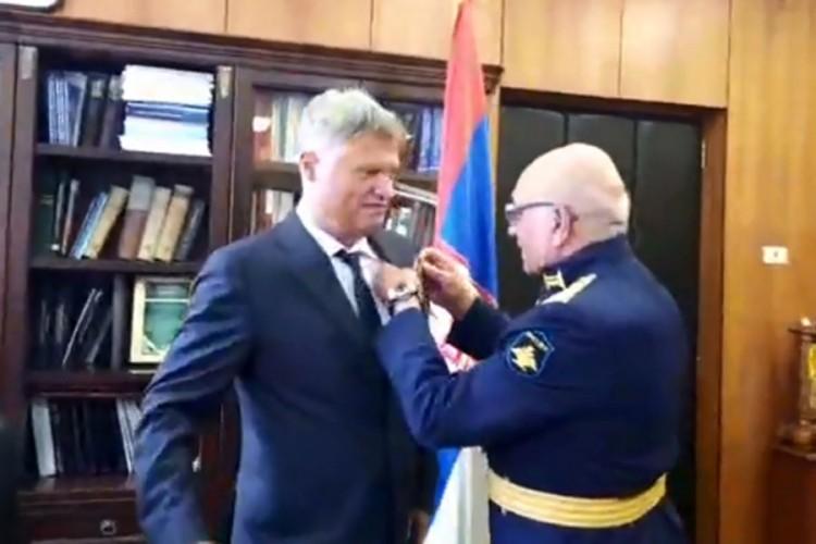 Ruski veterani odlikovali Miroslava Lazanskog