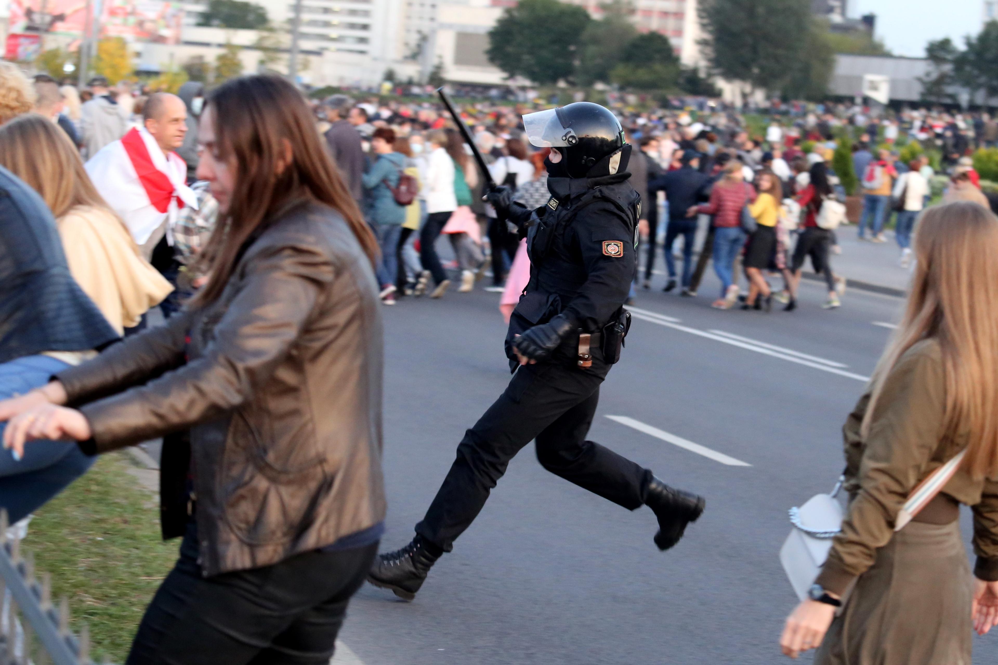 Policija se sukobila s građanima - Avaz