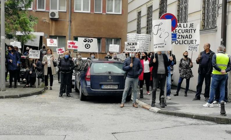 Protesti ispred Općinskog suda u Sarajevu