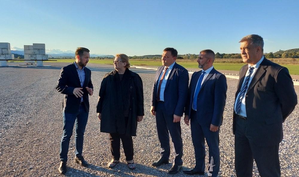 Ministrica Turković prilikom posjete aerodromu - Avaz