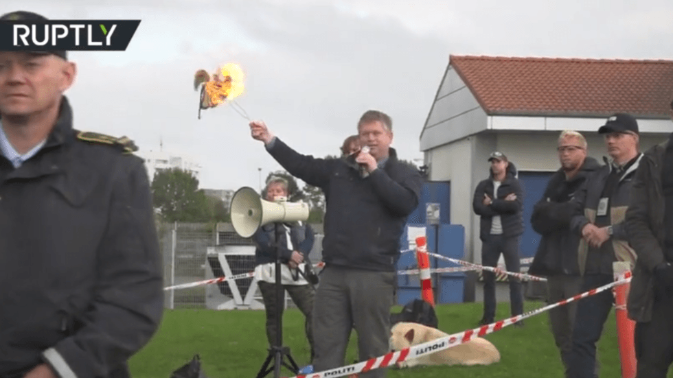 Danskom desničaru koji je spaljivao Kur'an zabranjuje se ulazak u Britaniju