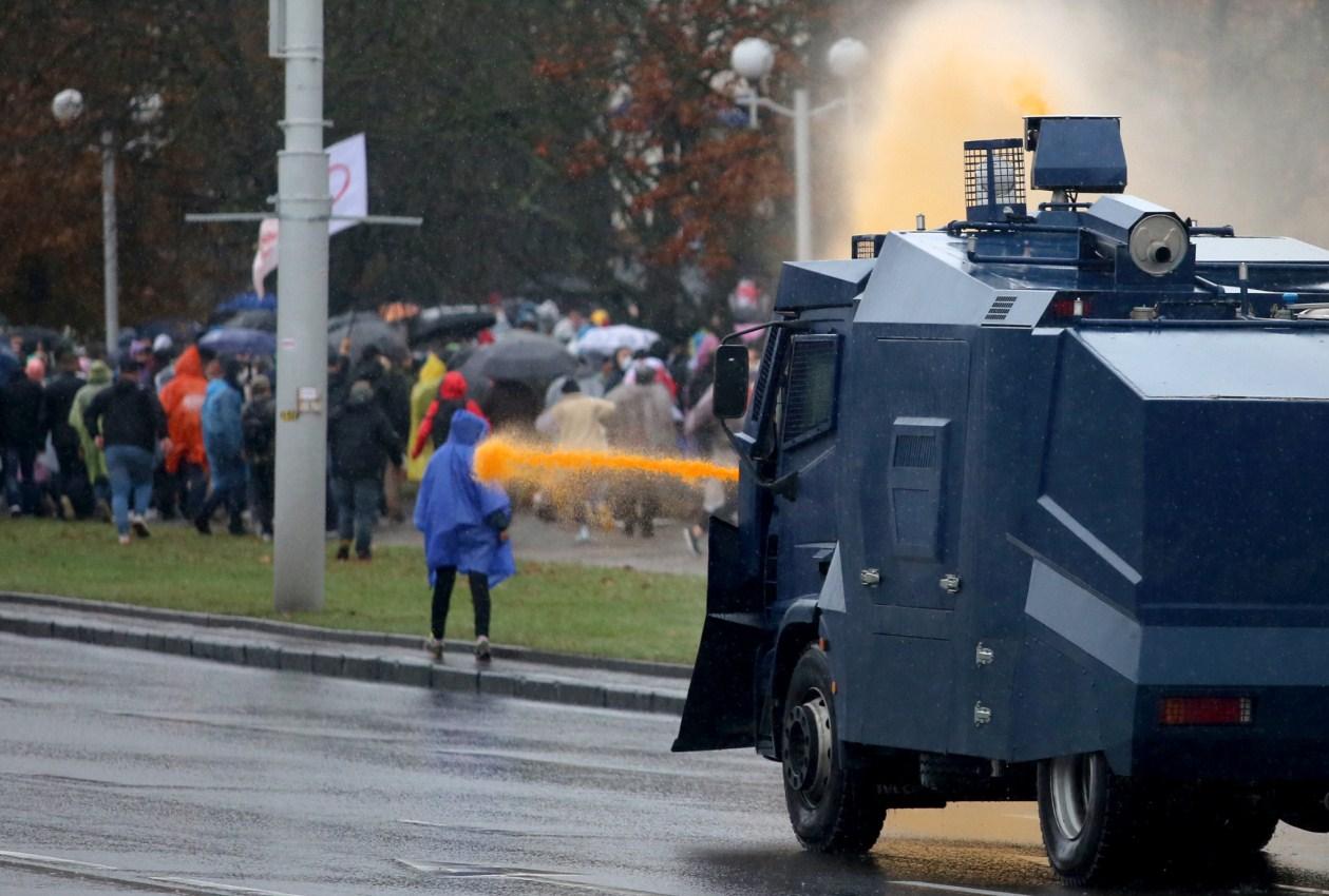 Sukob demonstranata i policije u centru Minska