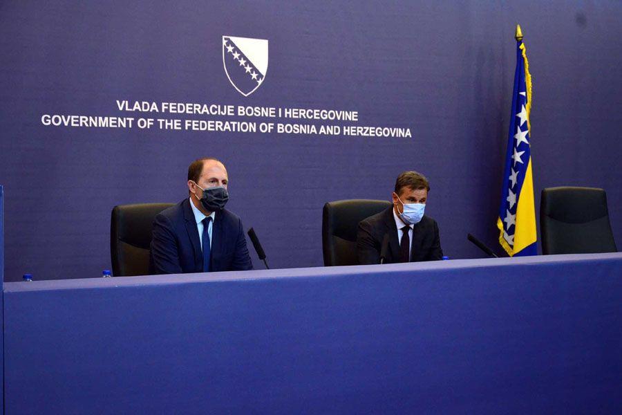 Novalić i Nenadić potpisali Ugovor o prenosu vlasništva hotela Maršal i terminala Blažuj - Avaz
