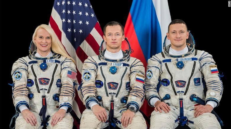 NASA-in astronaut Kate Rubins i ruski kozmonauti Sergey Ryzhikov i Sergey Kud-Sverchkov - Avaz