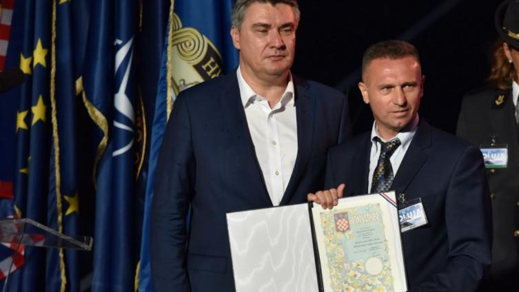 DORH zbog ratnih zločina pokrenuo istragu protiv generala HVO-a kojem je Milanović uručio odlikovanje