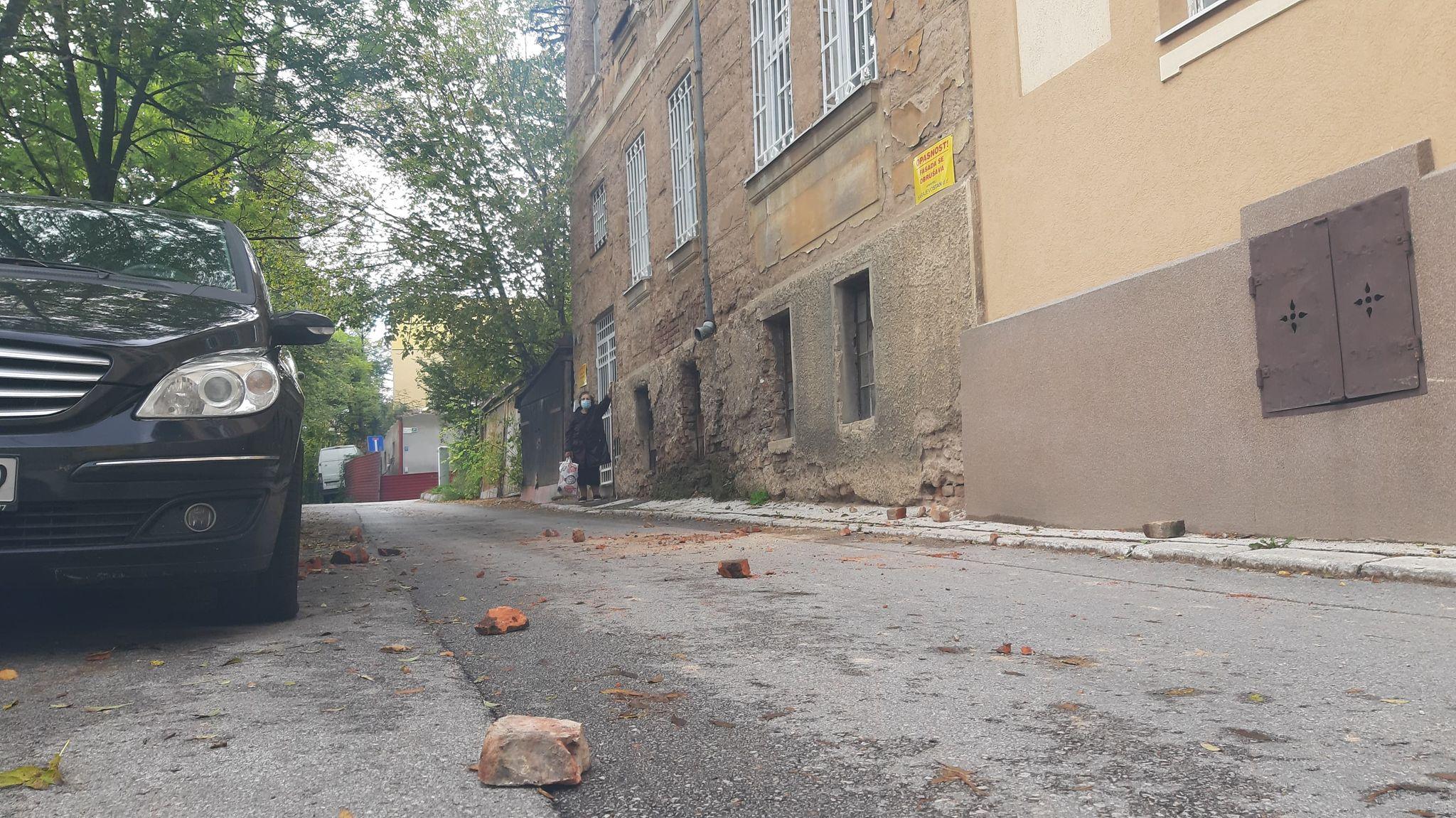 Sa zgrade u ulici Avde Jabučice obrušio se dio fasade