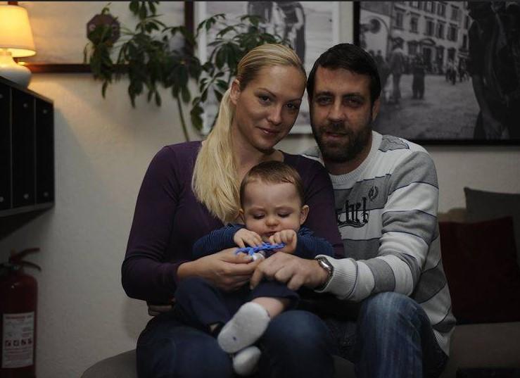 Andrijana se 2013. godine udala za ugostitelja iz Skoplja Johana, sa kojim ima dvogodišnjeg dječaka Maksima - Avaz