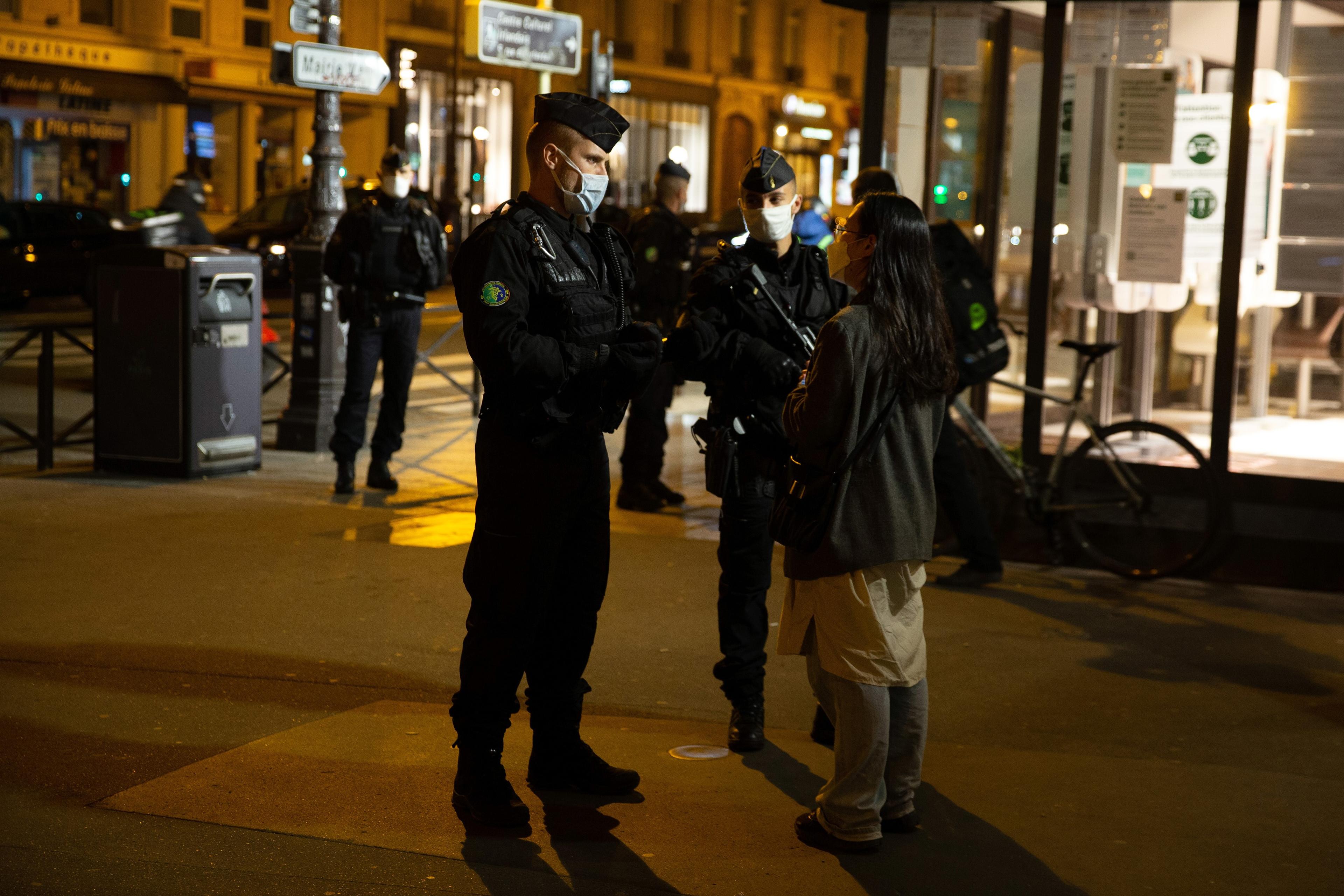 Policijski sat u nekoliko francuskih gradova, nove mjere uvode i druge države