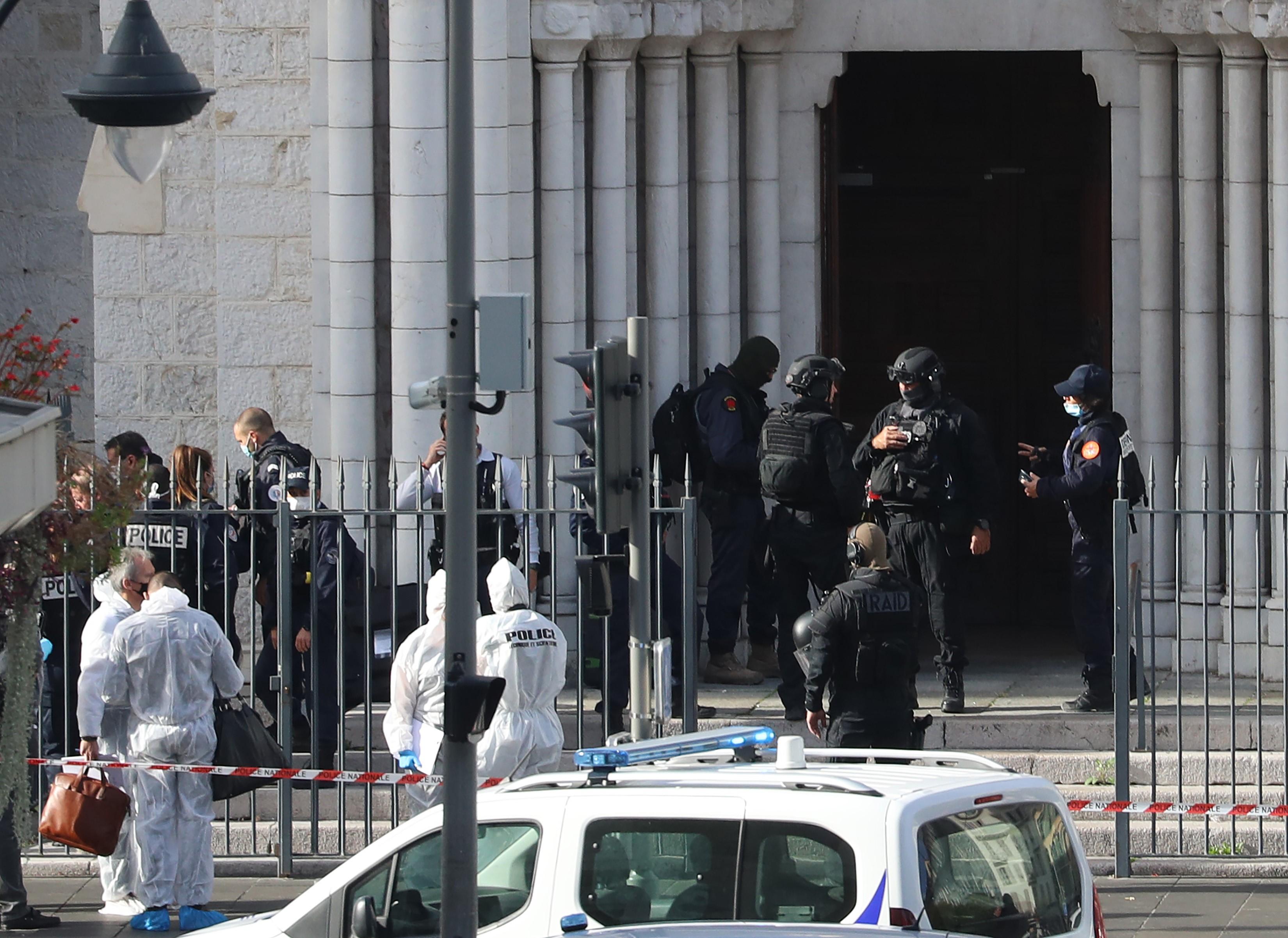 Teroristički napad u Nici, obezglavljena jedna žena