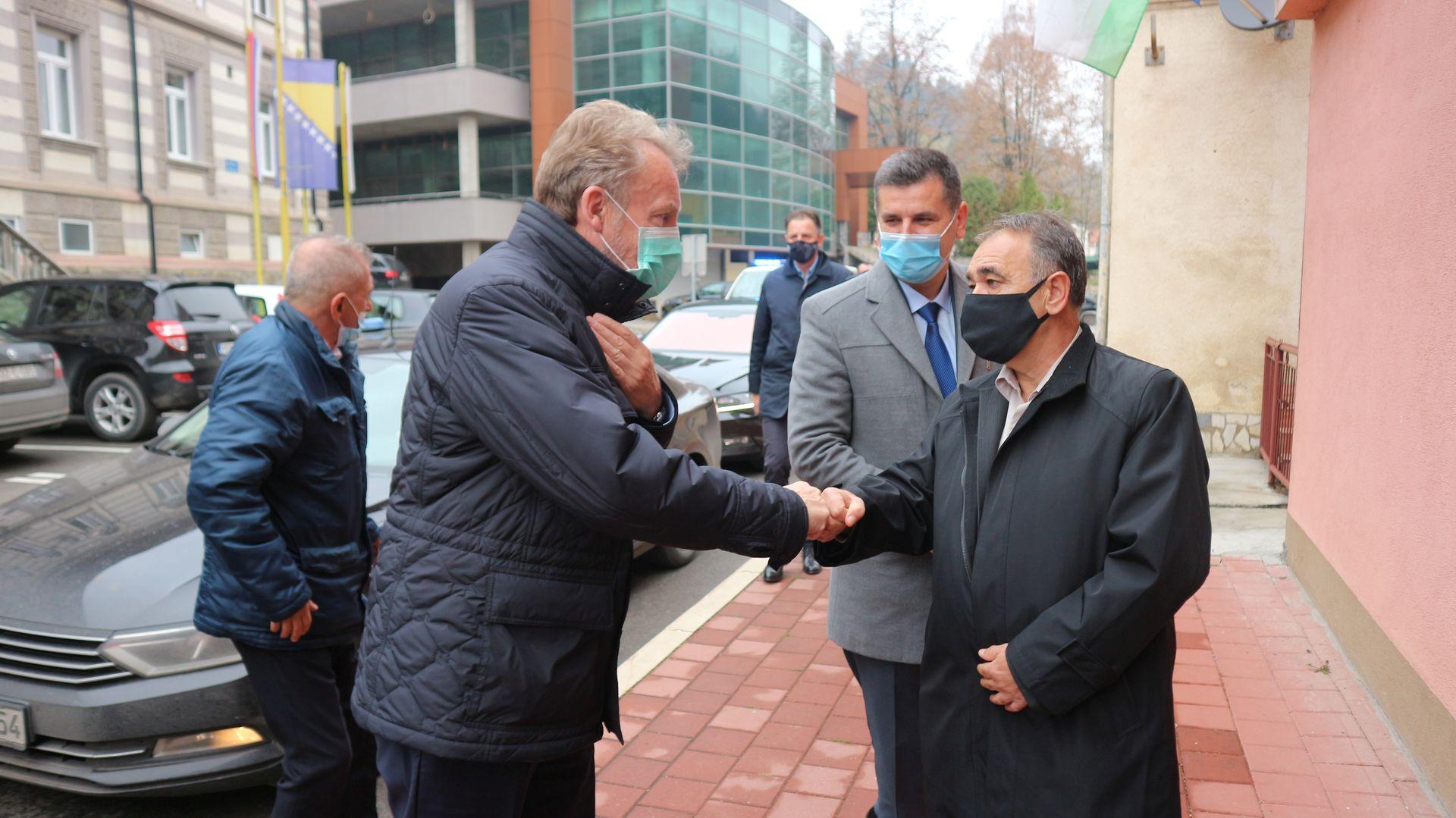 Izetbegović se sastao s kandidatima Koalicije „Moja adresa Srebrenica“ - Avaz