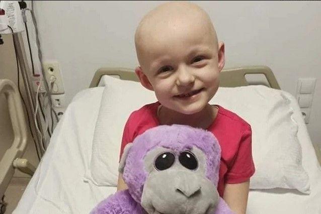 Djevojčica Hana slavi svoju pobjedu, u njenom tijelu više nema ćelija raka