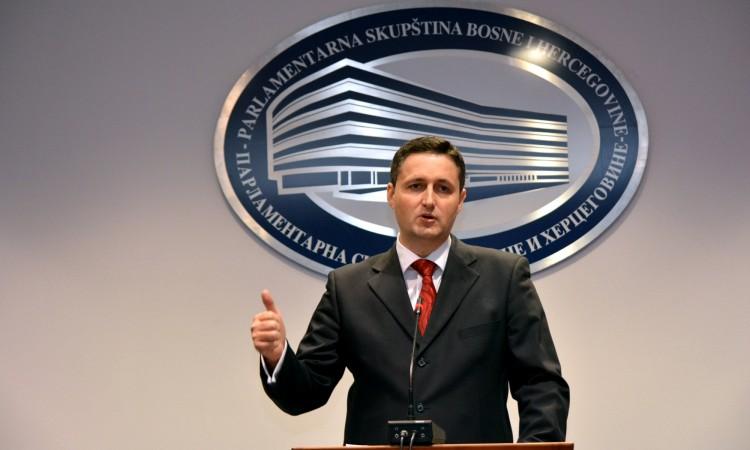 Bećirović: Migrantska kriza goruće pitanje u BiH - Avaz