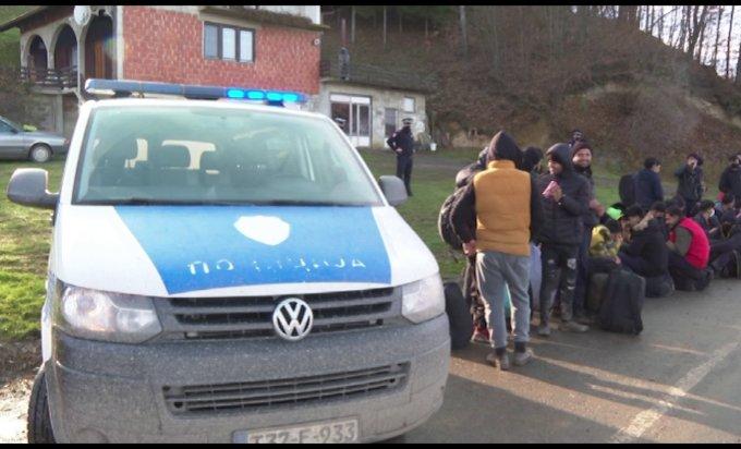 Stotinu migranata stiglo iz Sarajeva u Međeđu
