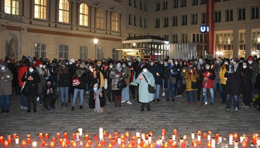 Okupljeni građani u Beču - Avaz