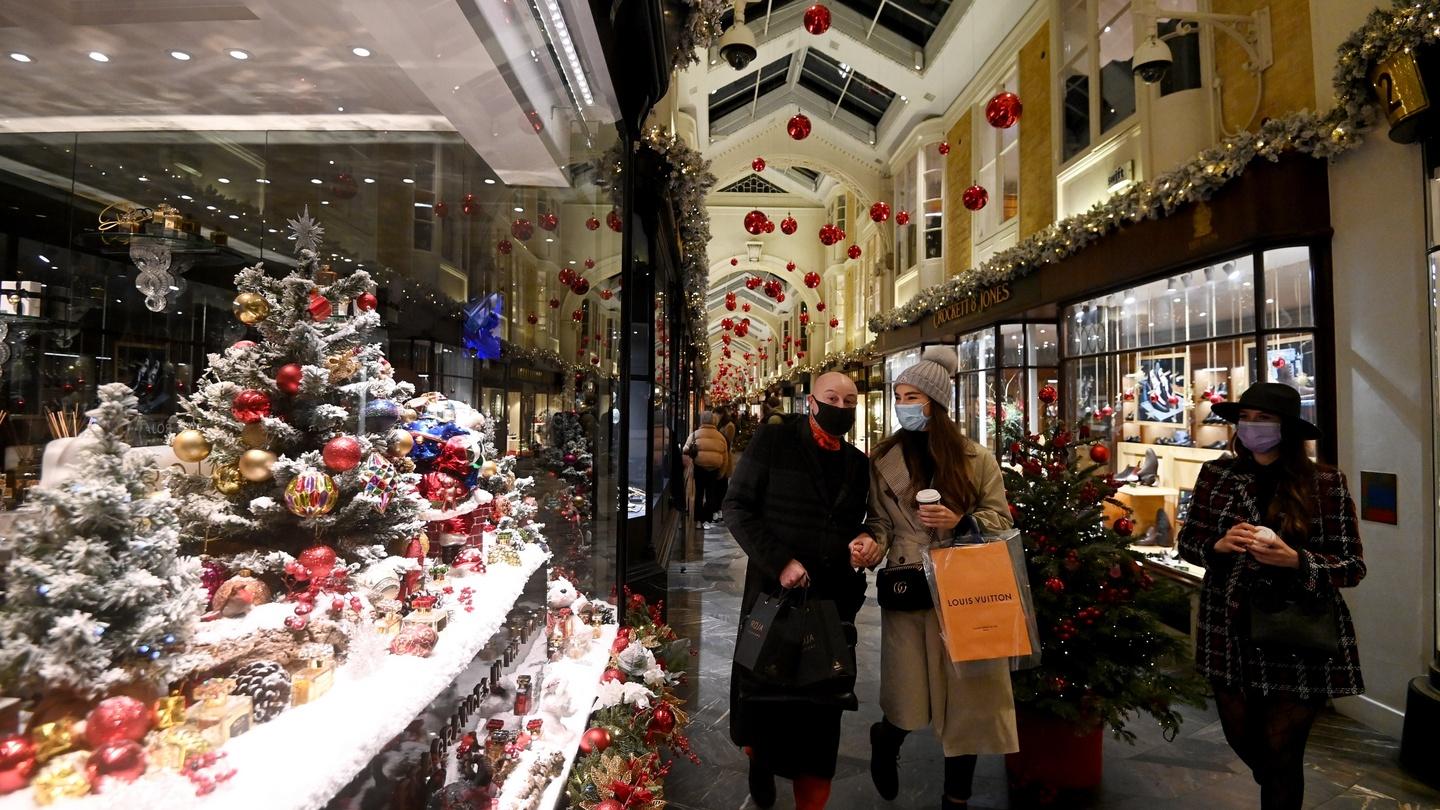 Ireland imposes new virus curbs over Christmas