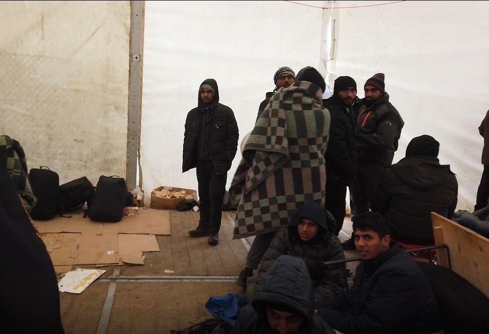 "Avaz" u kampu "Lipa": Haotično stanje u jednom od šatora