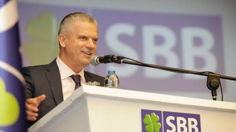 U 11 sati novogodišnja press konferencija SBB-a, obraća se predsjednik Fahrudin Radončić
