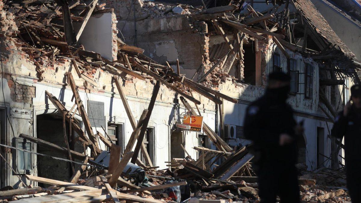 Zemljotres odnio sedam života i napravio velike štete - Avaz