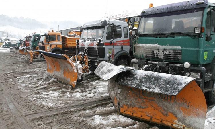 Zimska služba KJKP "Rad": Na terenu 40 vozila i 100 radnika