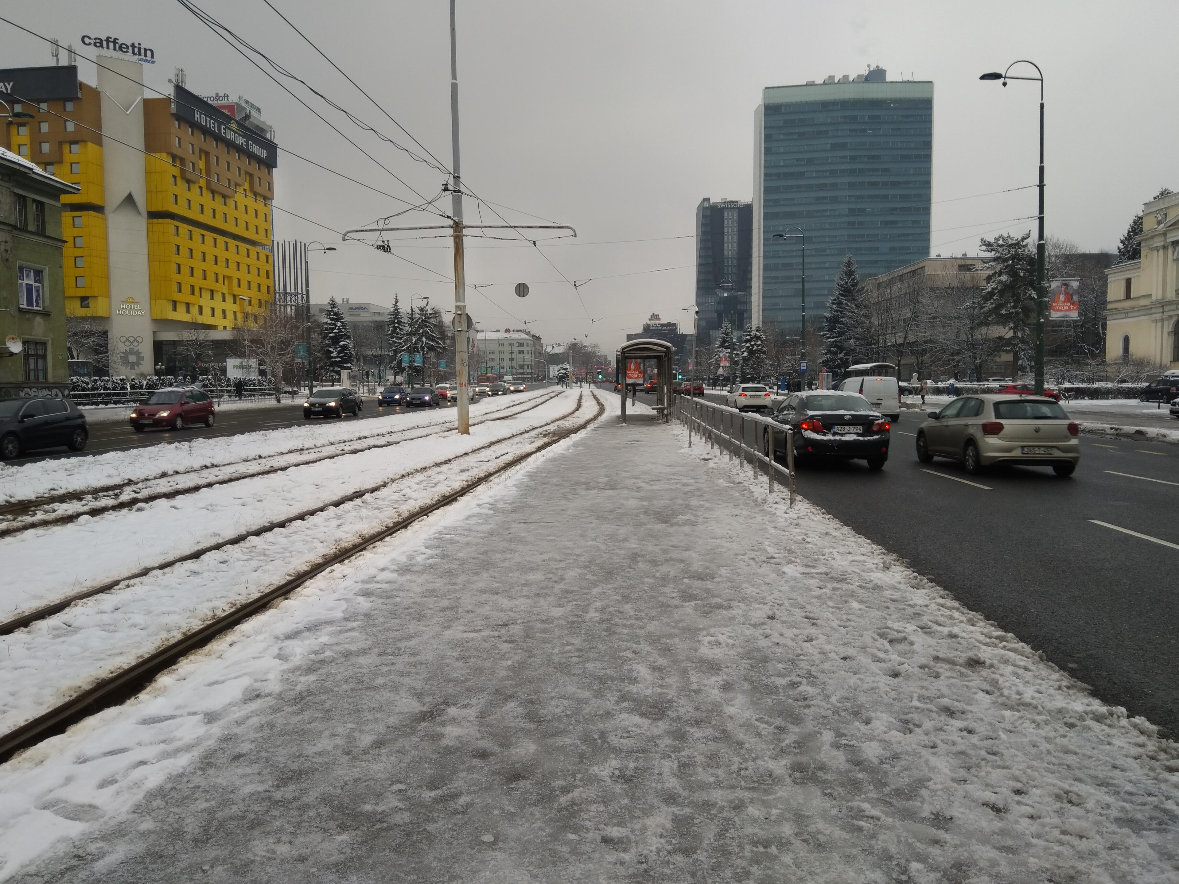 Tramvajsko stajalište kod Tehničke škole pod ledom - Avaz
